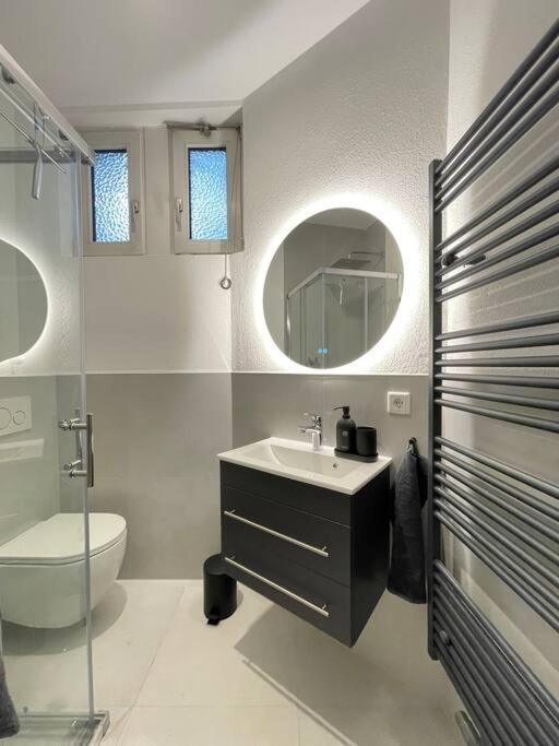 Stylisches Apartment In Zentraler Lage Mit Balkon Karlsruhe Buitenkant foto
